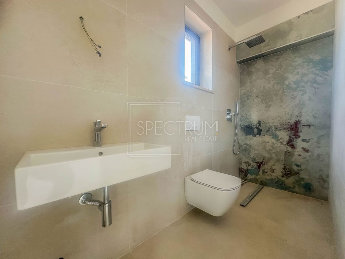 Parenzo, moderna casa a schiera con vista mare