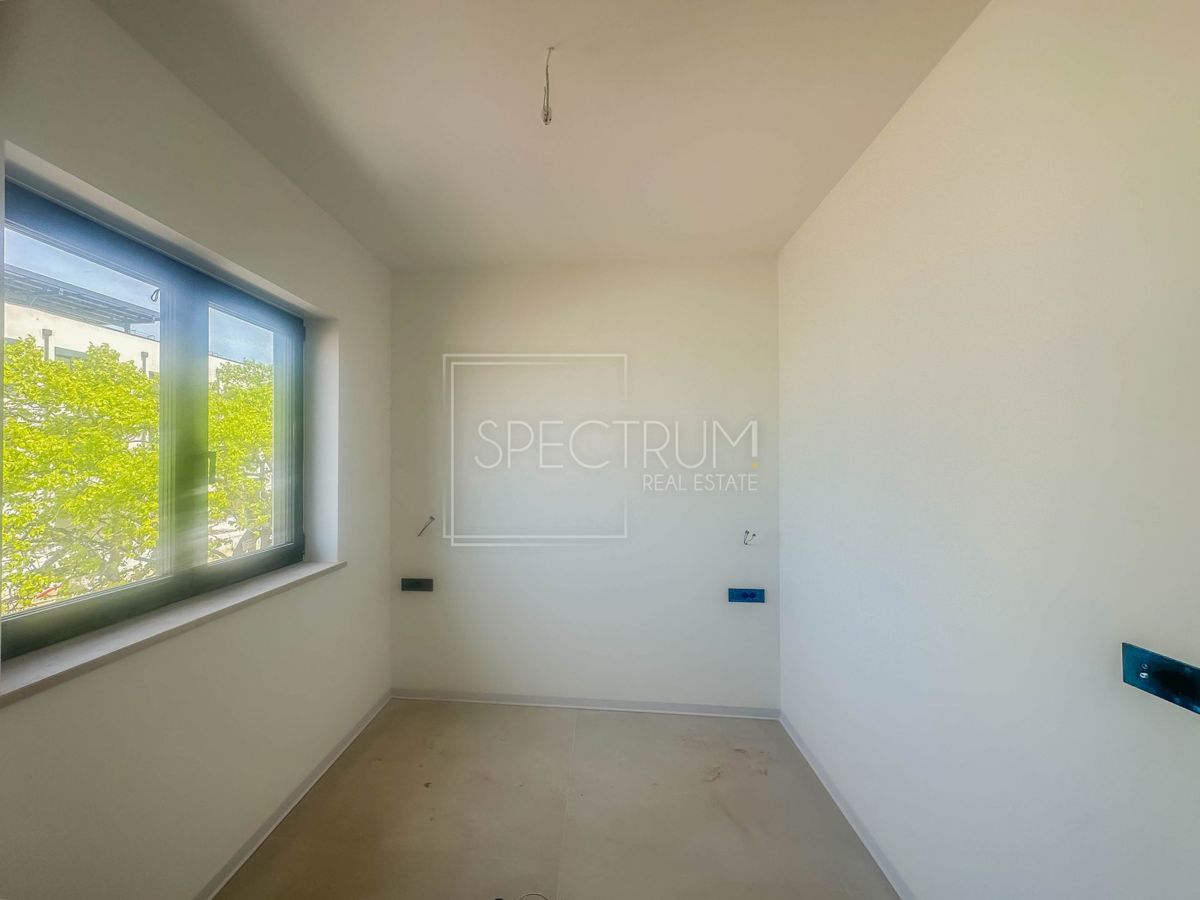 Parenzo, moderna casa a schiera con vista mare