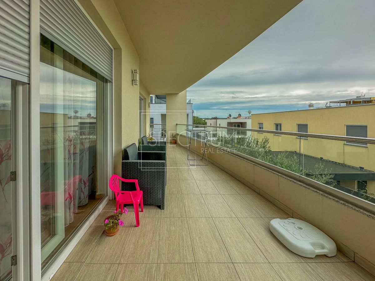 Cittanova, spazioso appartamento con terrazza sul tetto