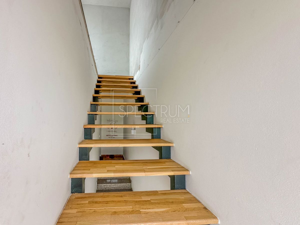 Cittanova, spazioso appartamento con terrazza sul tetto