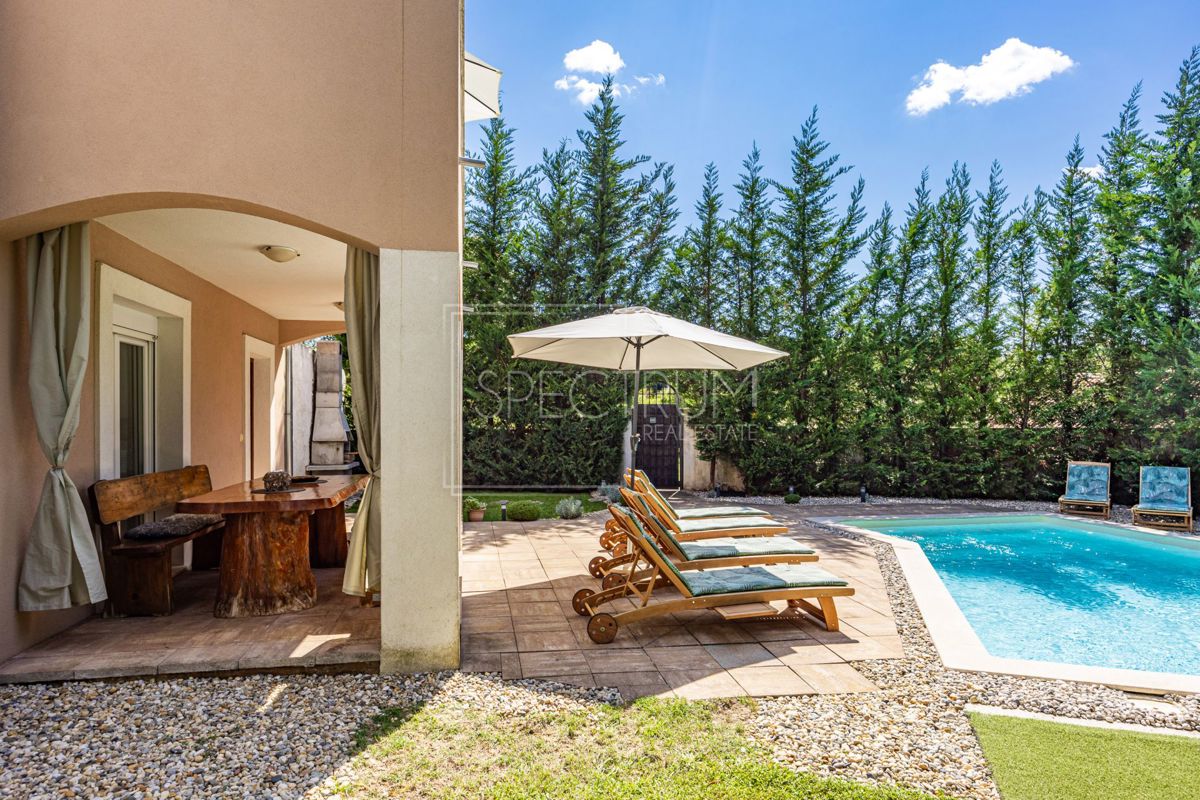 Zona di Sanvincenti, bella casa con piscina