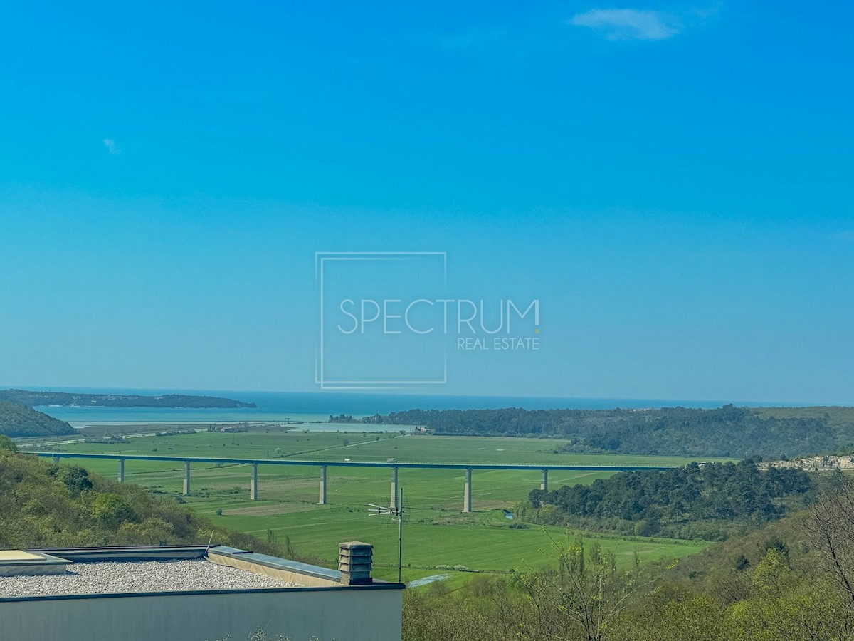 Zona Verteneglio, terreno edificabile con bellissima vista sul mare!