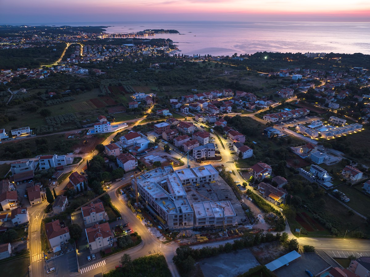 Parenzo, spazio commerciale al piano terra vicino alla città e al mare