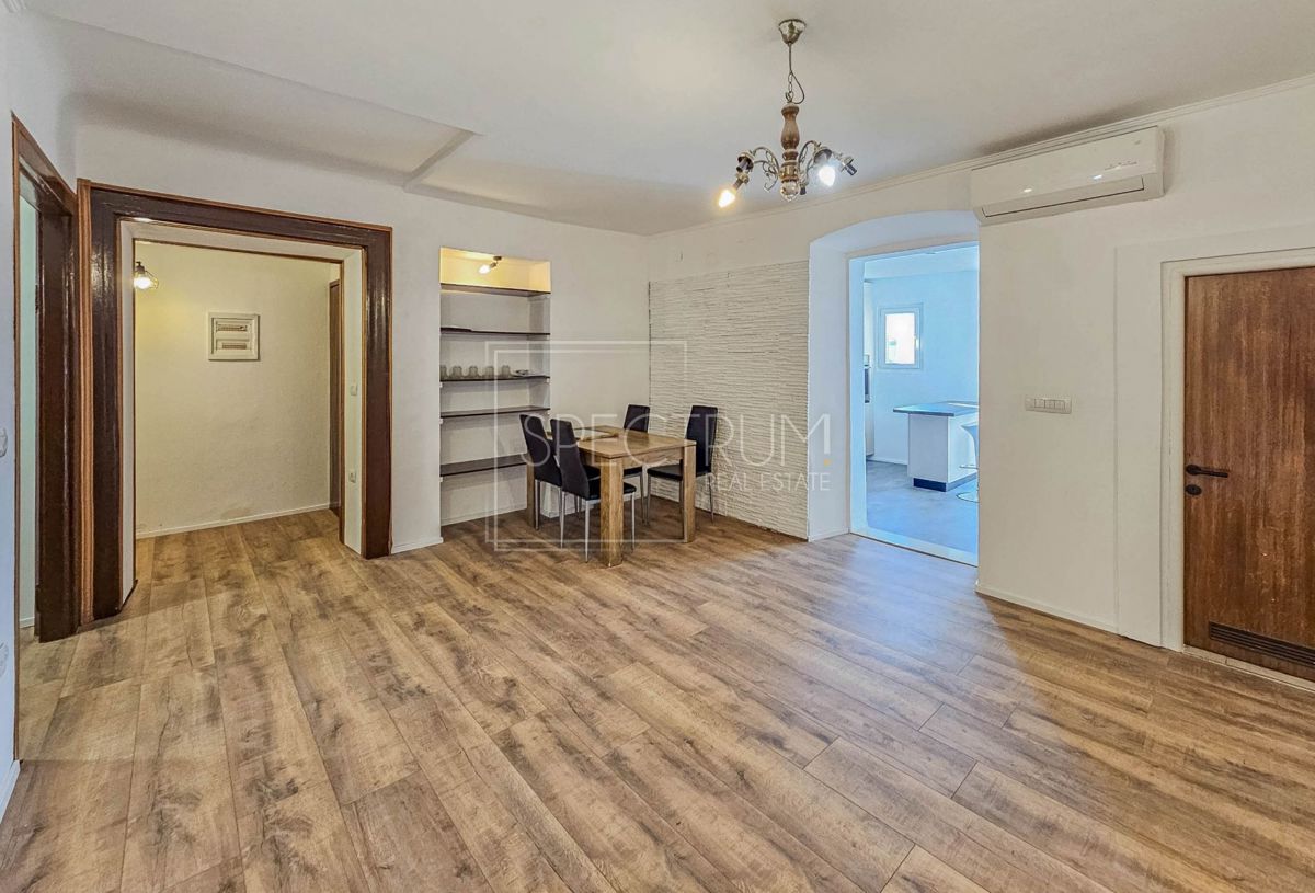 Buie, appartamento ristrutturato in centro