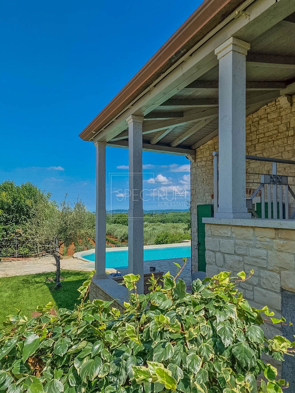 Zona Visinada, villa in pietra con vista mare