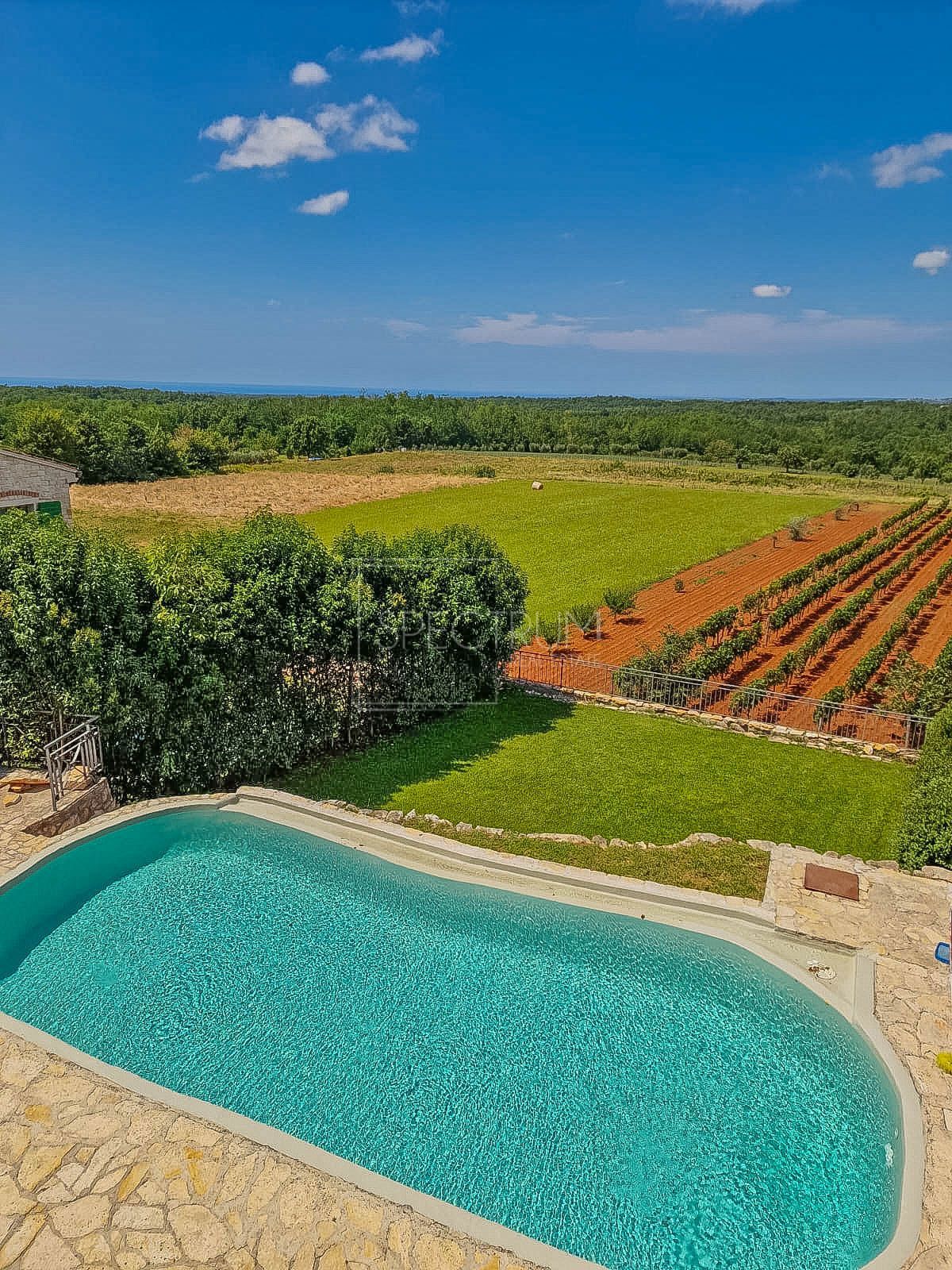 Zona Visinada, villa in pietra con vista mare