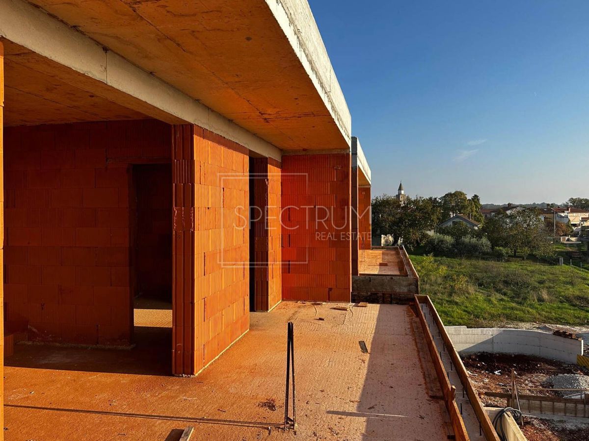 Zona Parenzo, lussuosa casa bifamiliare con piscina