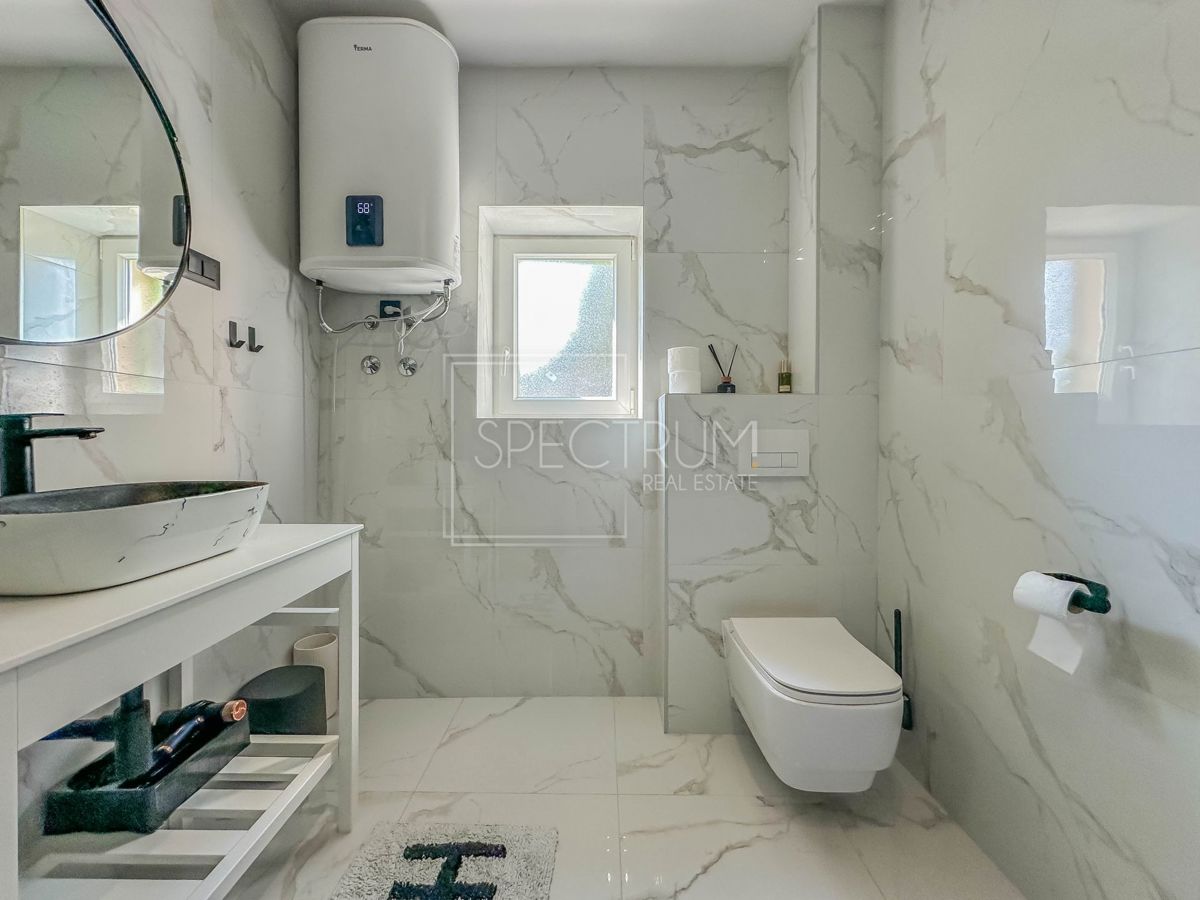 Zona Cittanova, appartamento al piano terra con giardino