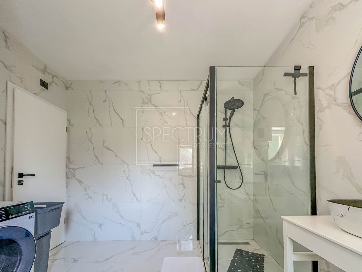 Zona Cittanova, appartamento al piano terra con giardino