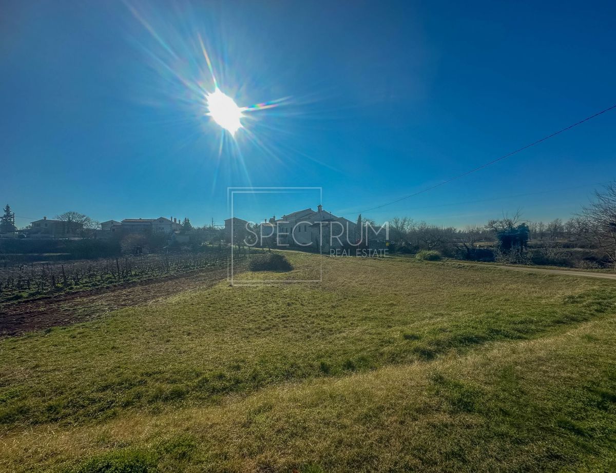 Zona Sanvincenti, terreno con concessione edilizia