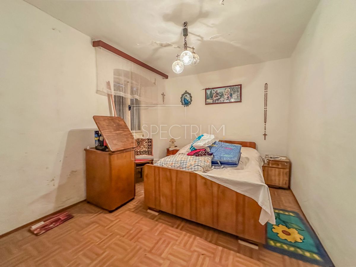 Zona di Verteneglio, casa in pietra da ristrutturare