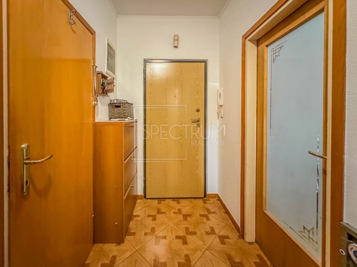 Umago, appartamento al piano rialzato in centro