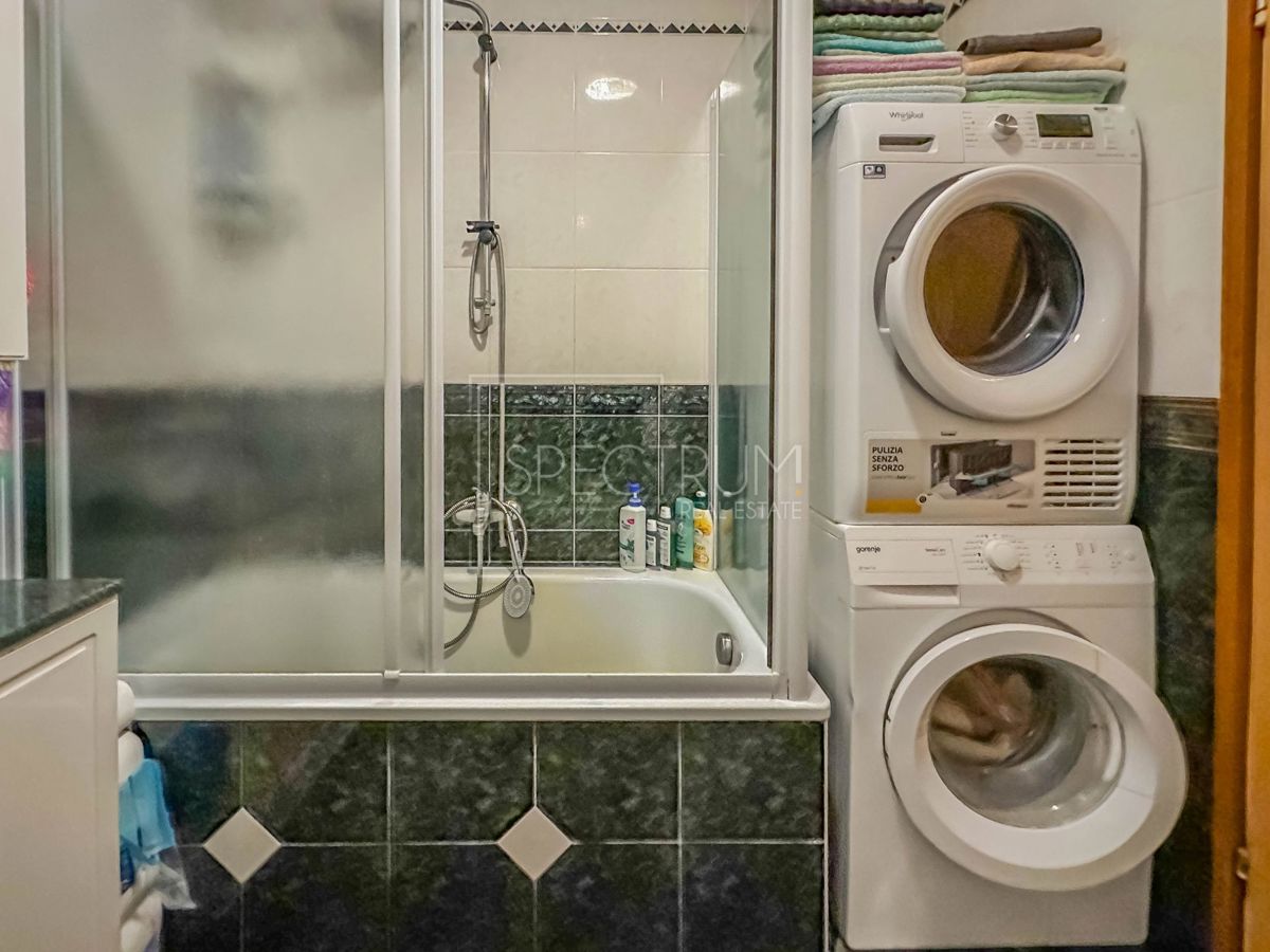 Umago, appartamento al piano rialzato in centro