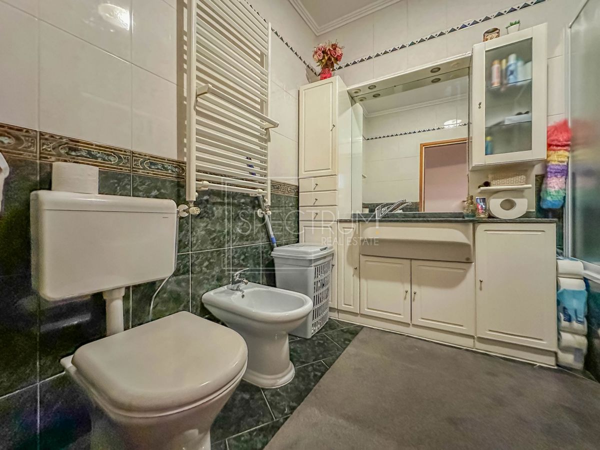 Umago, appartamento al piano rialzato in centro