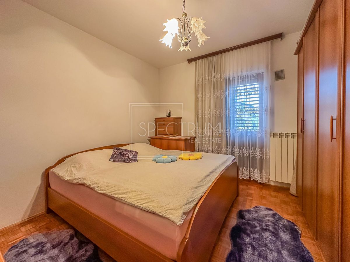 Umago, appartamento al piano rialzato in centro