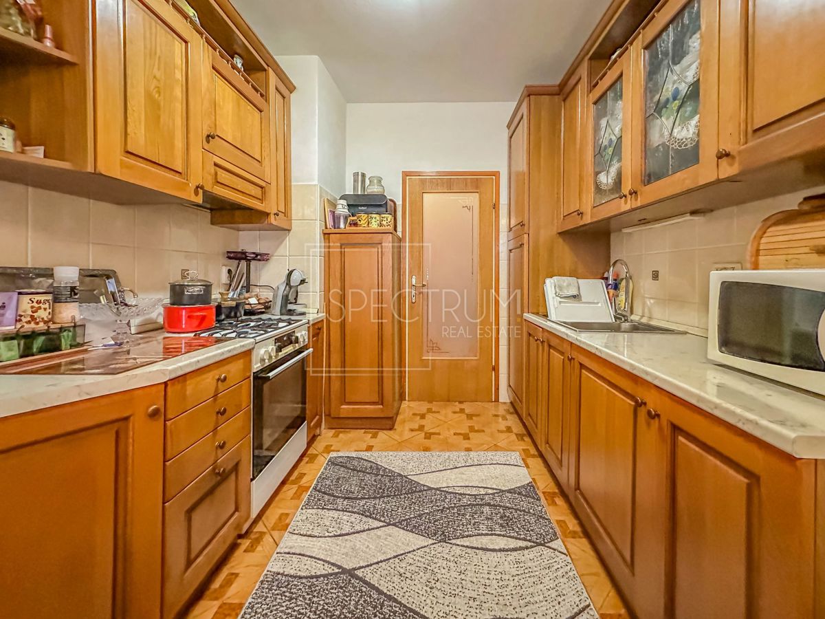 Umago, appartamento al piano rialzato in centro