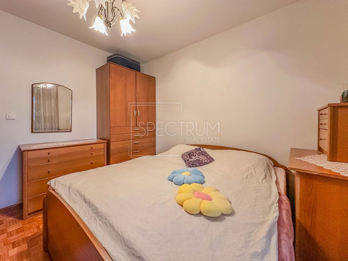 Umago, appartamento al piano rialzato in centro