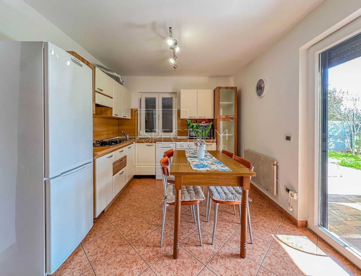 Cittanova, appartamento al piano terra a 350 metri dal mare