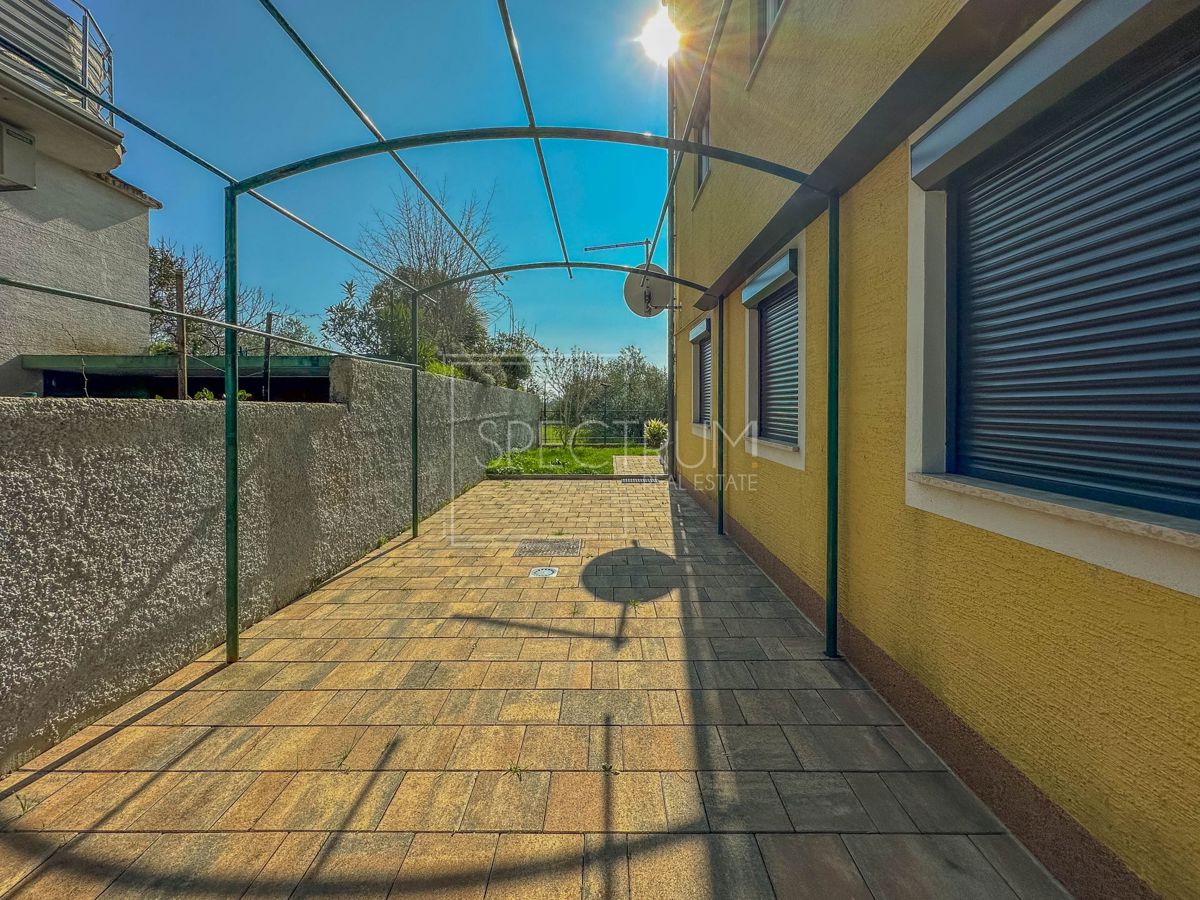 Cittanova, appartamento al piano terra a 350 metri dal mare