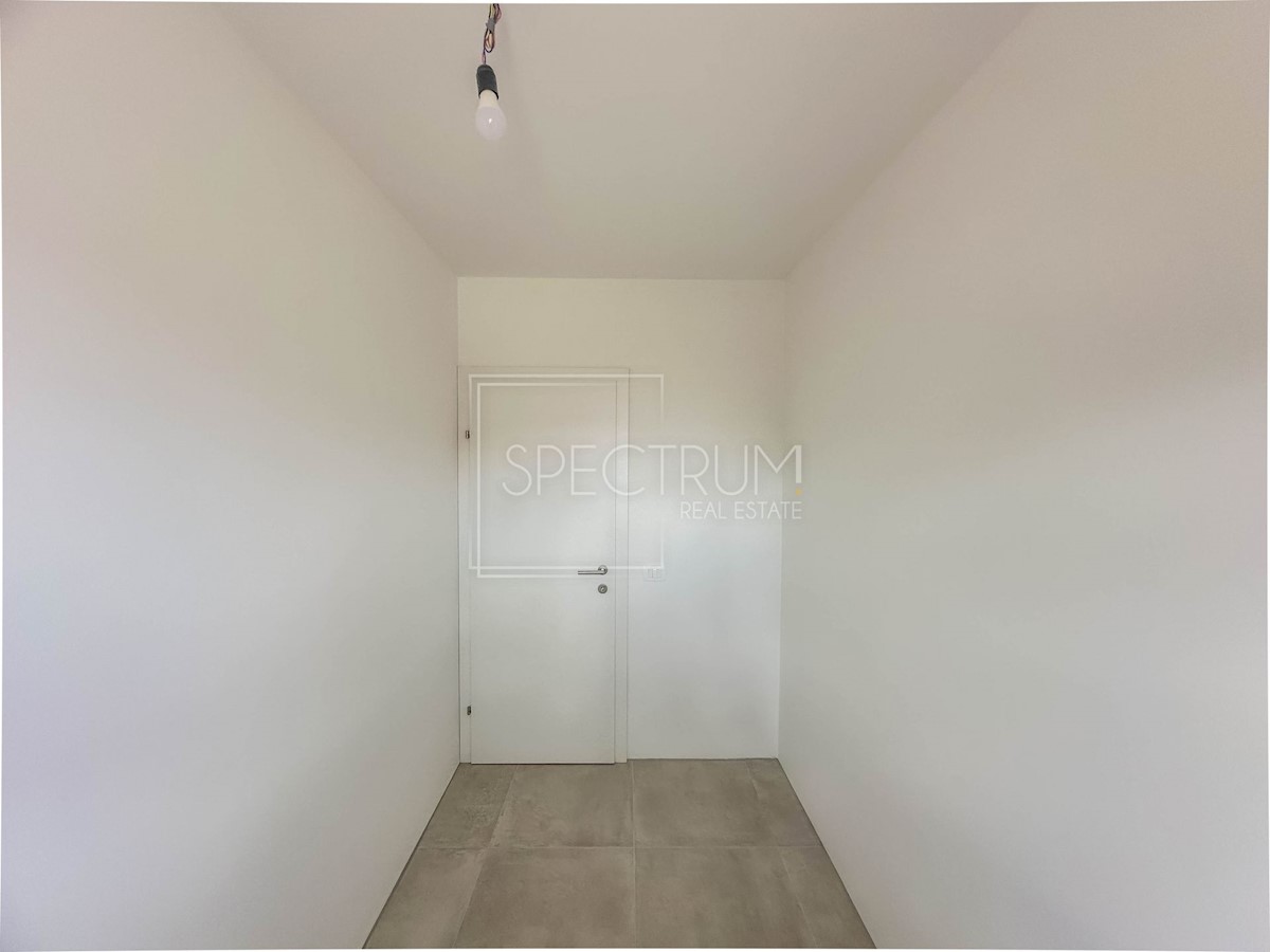 Dintorni di Buie, appartamento ristrutturato al piano terra con giardino