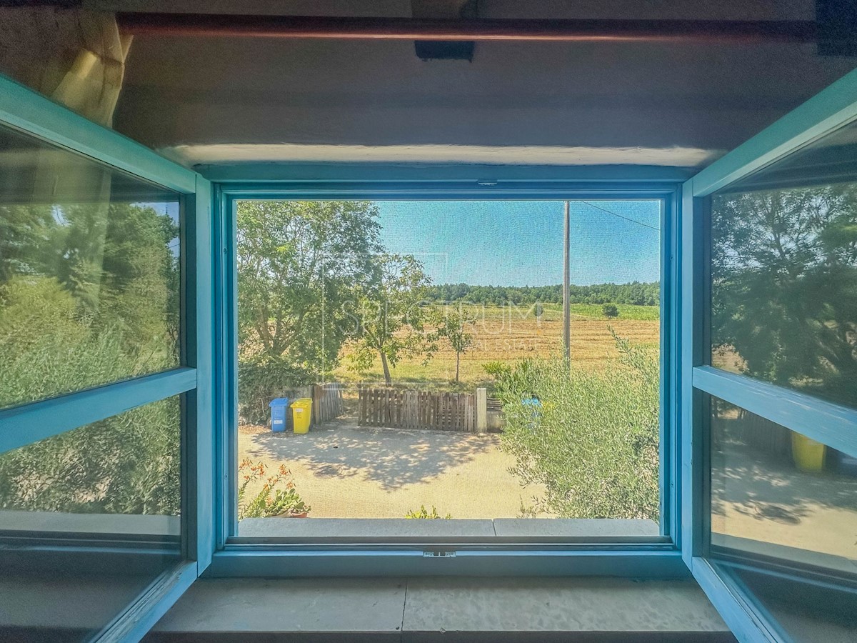 Zona Parenzo, casa in pietra in una posizione tranquilla