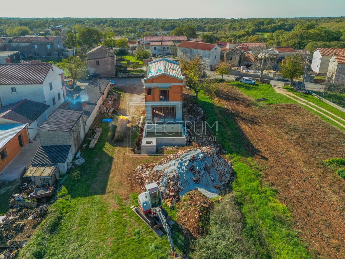 Zona di Sanvincenti, casa indipendente con piscina