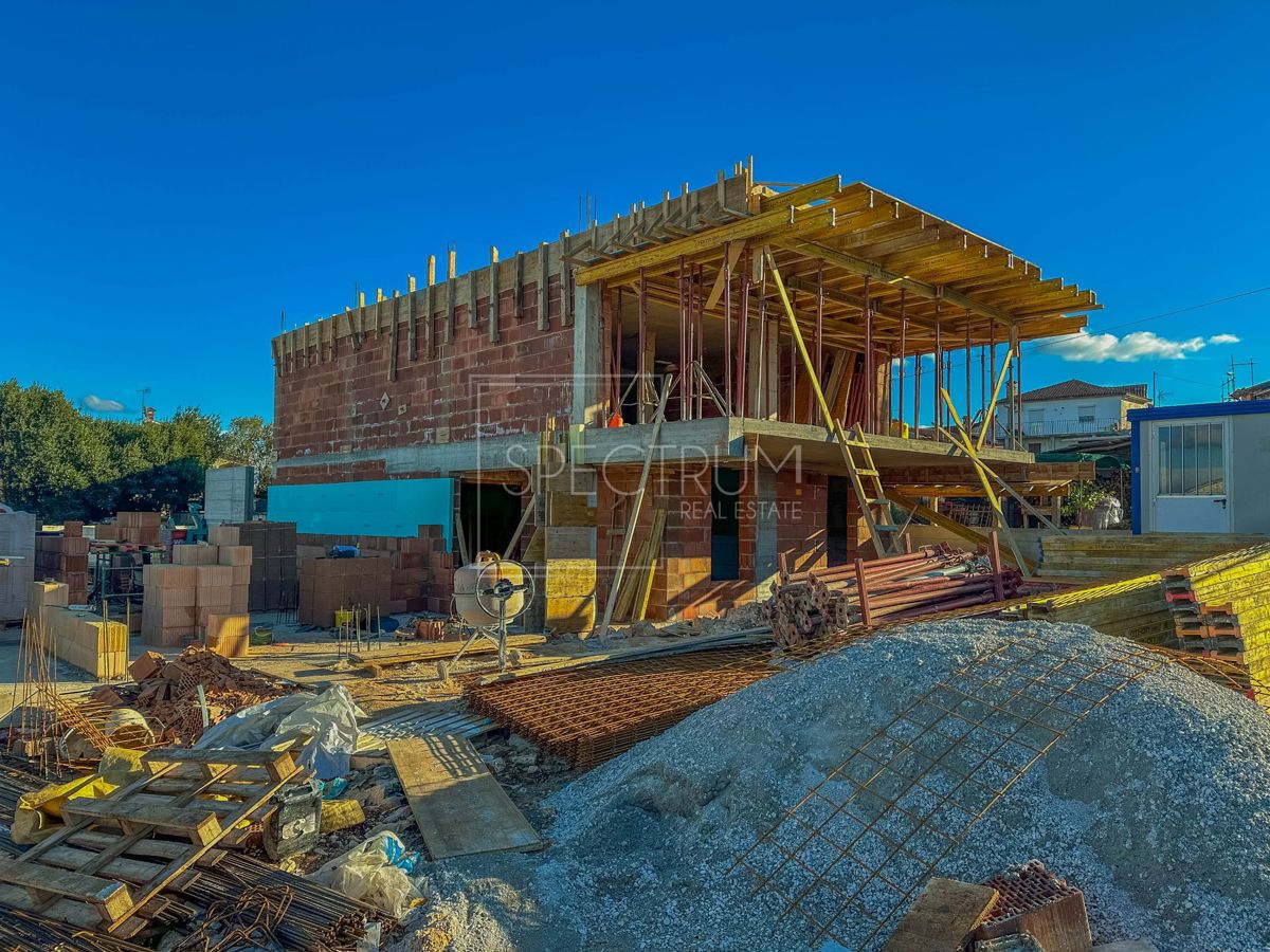 Torre, nuova costruzione, appartamento con terrazza sul tetto e vista