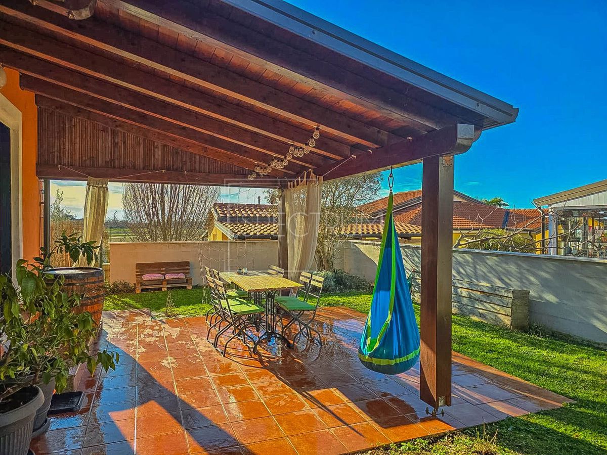 Zona di Visignano, appartamento al piano terra con giardino
