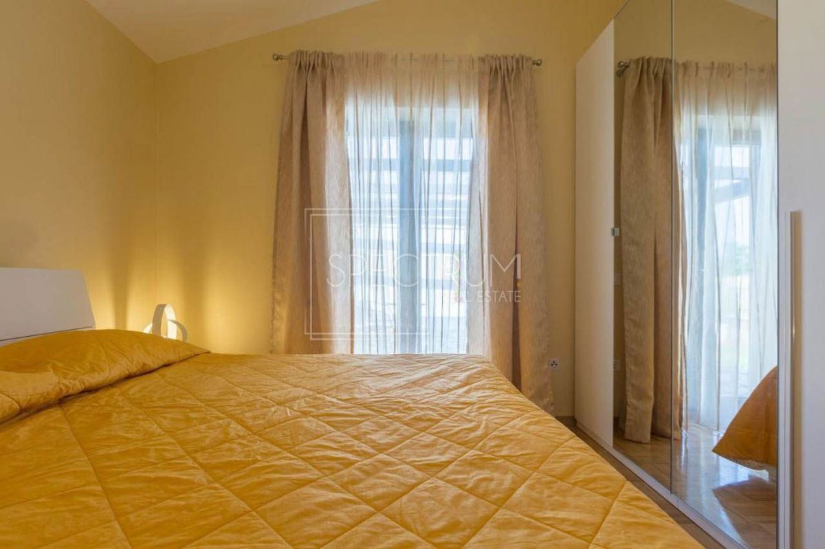 Castelliere, casa a un piano con piscina