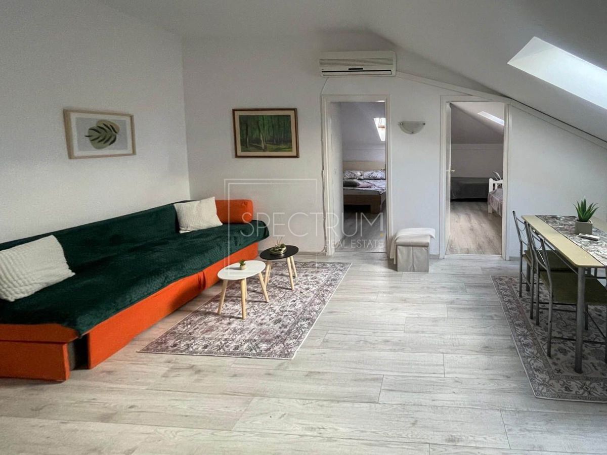 Cittanova, appartamento con 2 camere da letto in centro