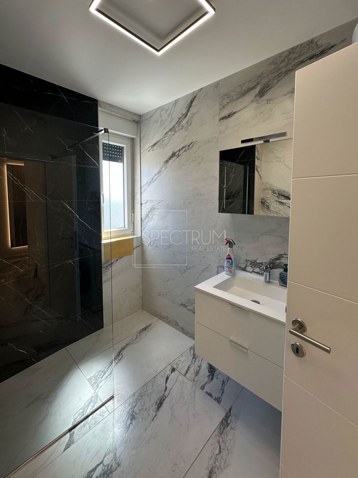 Cittanova, appartamento moderno con una bellissima vista sul mare