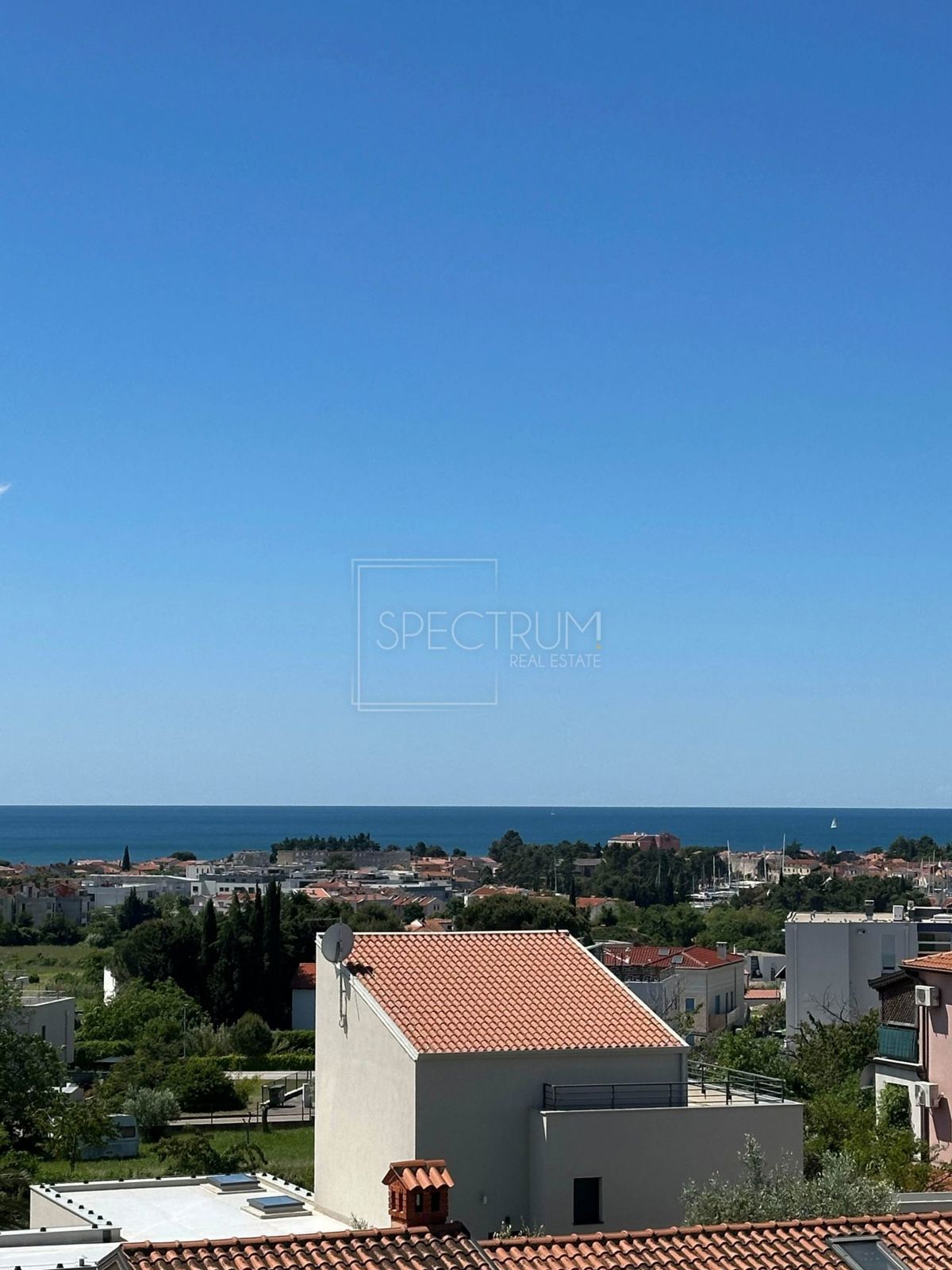 Cittanova, appartamento moderno con una bellissima vista sul mare