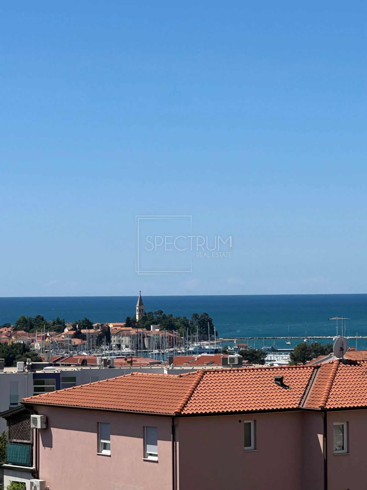 Cittanova, appartamento moderno con una bellissima vista sul mare