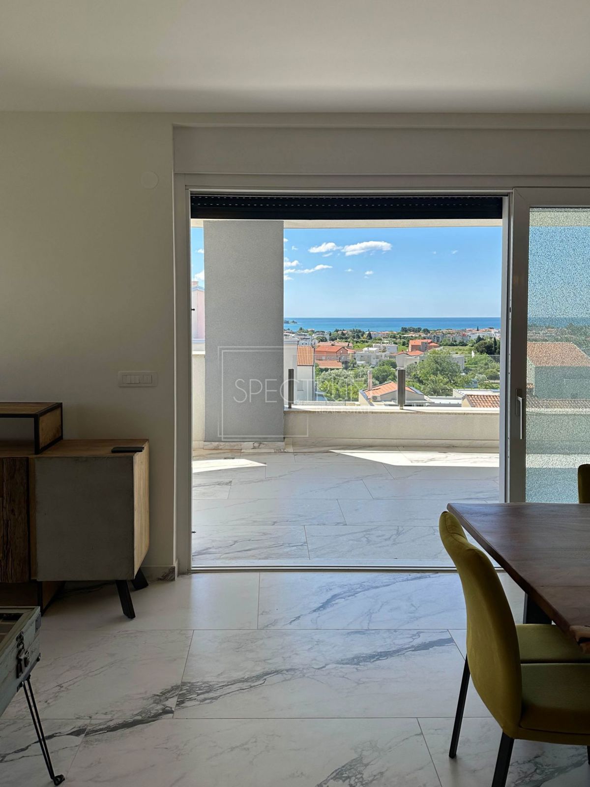 Cittanova, appartamento moderno con una bellissima vista sul mare