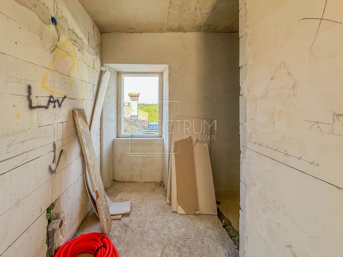 Zona di Buie, casa in pietra ristrutturata con una bellissima vista