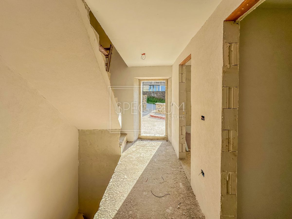 Zona di Buie, casa in pietra ristrutturata con una bellissima vista