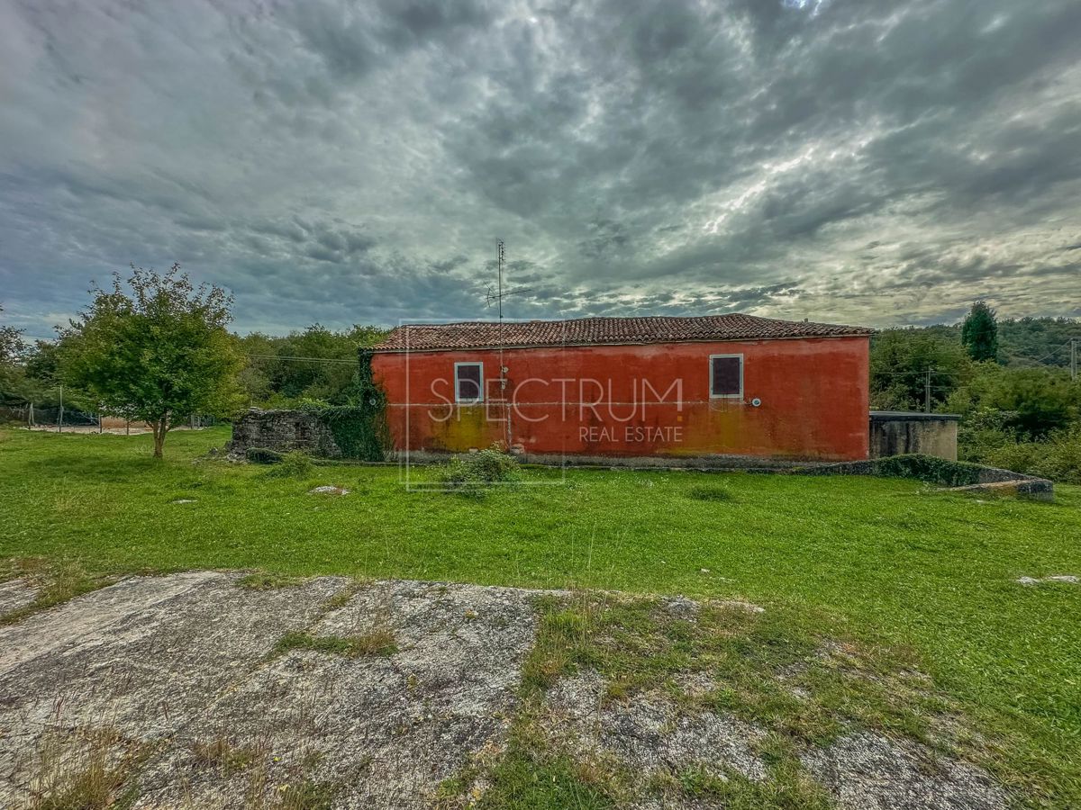 Zona di Grisignana, casa indipendente con ampio terreno