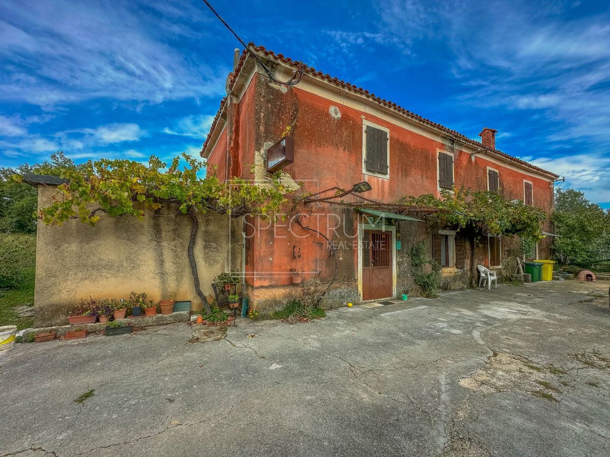 Zona di Grisignana, casa indipendente con ampio terreno