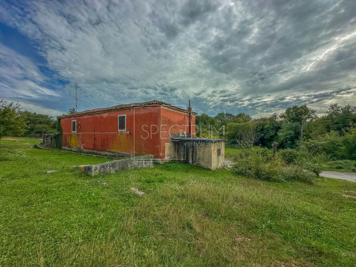 Zona di Grisignana, casa indipendente con ampio terreno