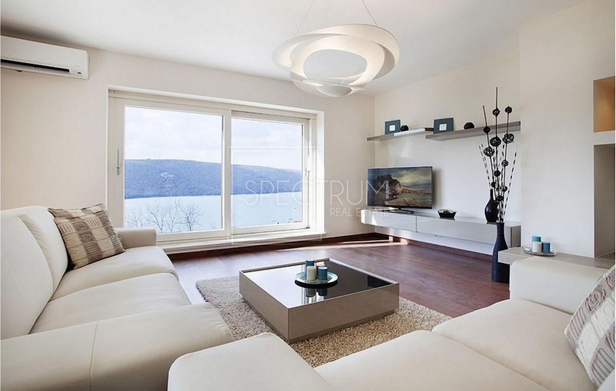 Zona Labin, villa moderna con bellissima vista sul mare!