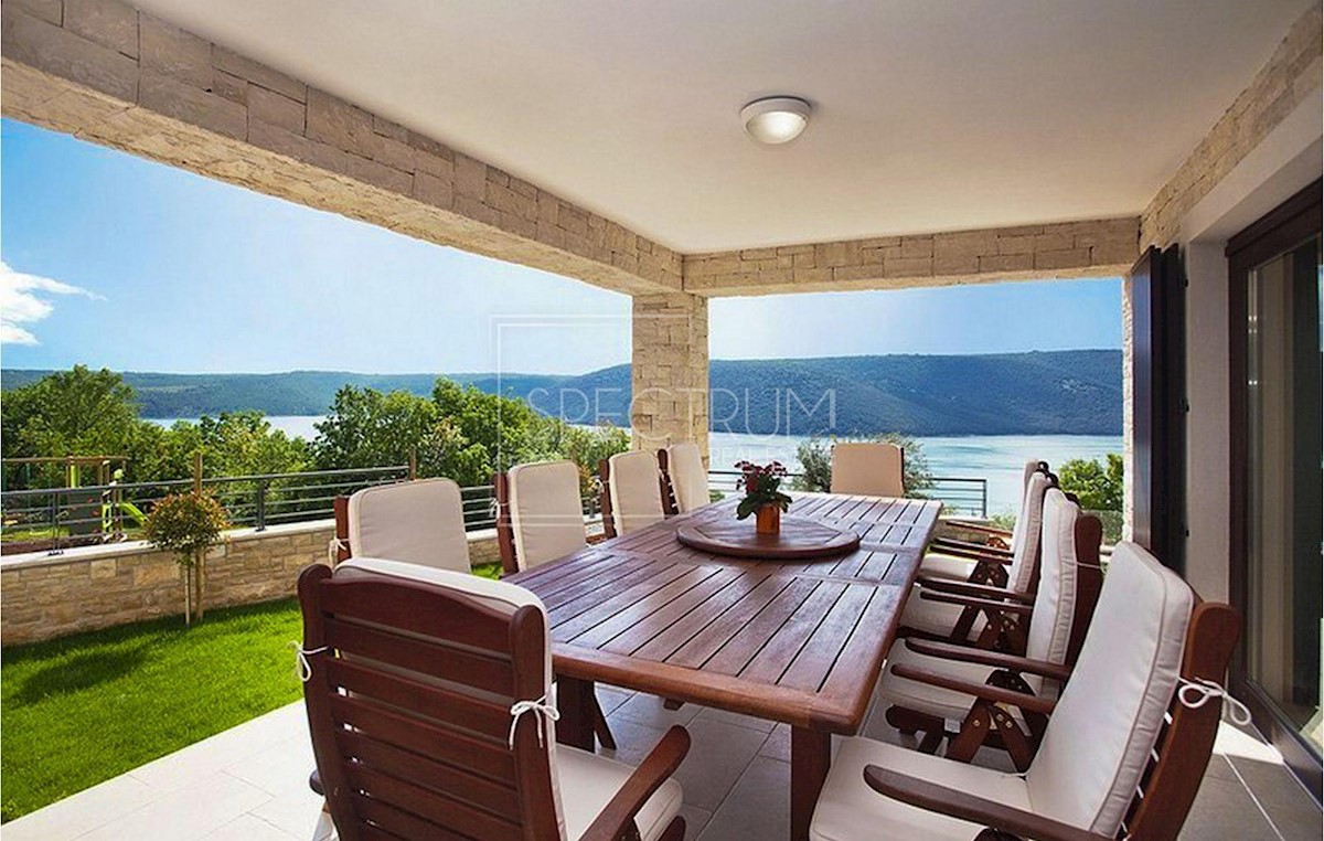 Zona Labin, villa moderna con bellissima vista sul mare!