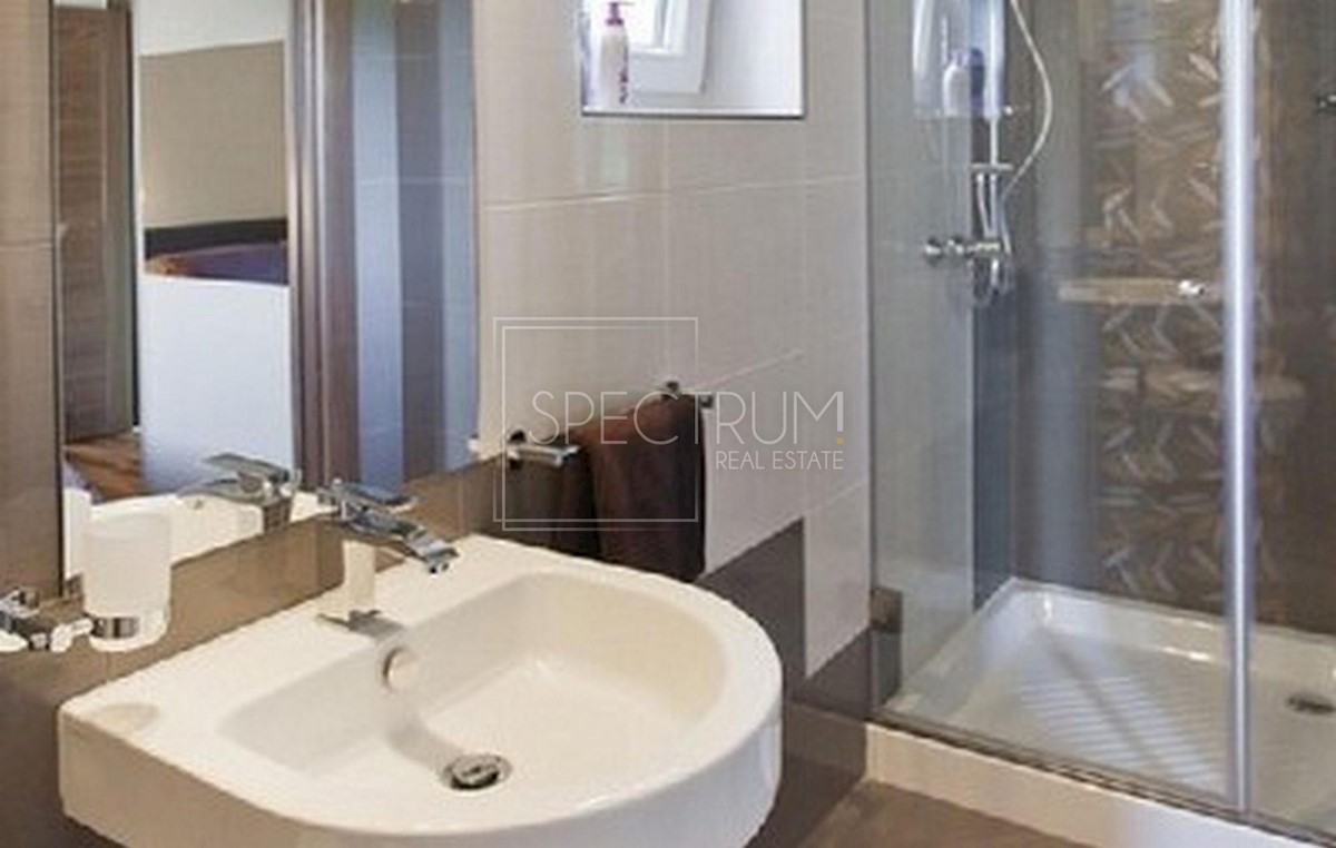 Zona Labin, villa moderna con bellissima vista sul mare!