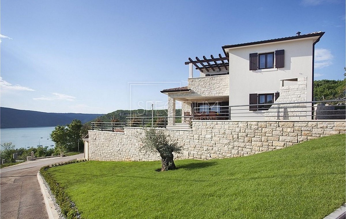 Zona Labin, villa moderna con bellissima vista sul mare!