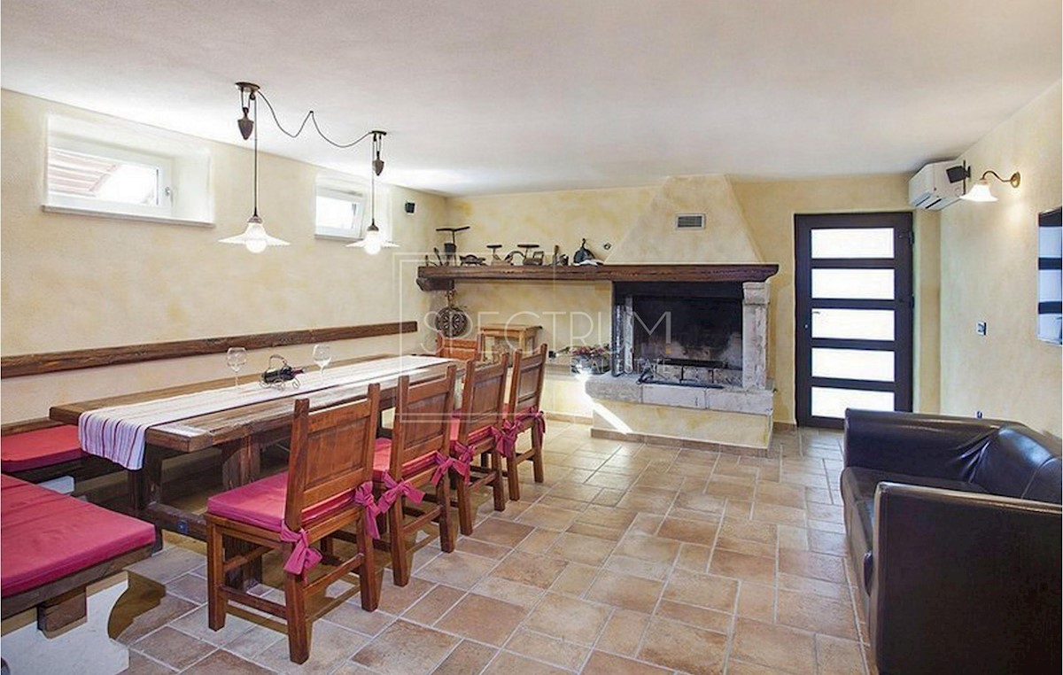 Zona Labin, villa moderna con bellissima vista sul mare!