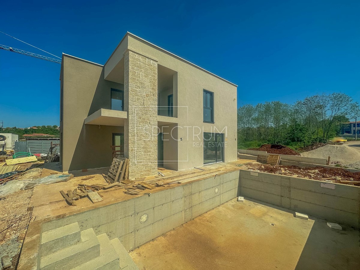 Zona Castelliere, villa con piscina e vista mare