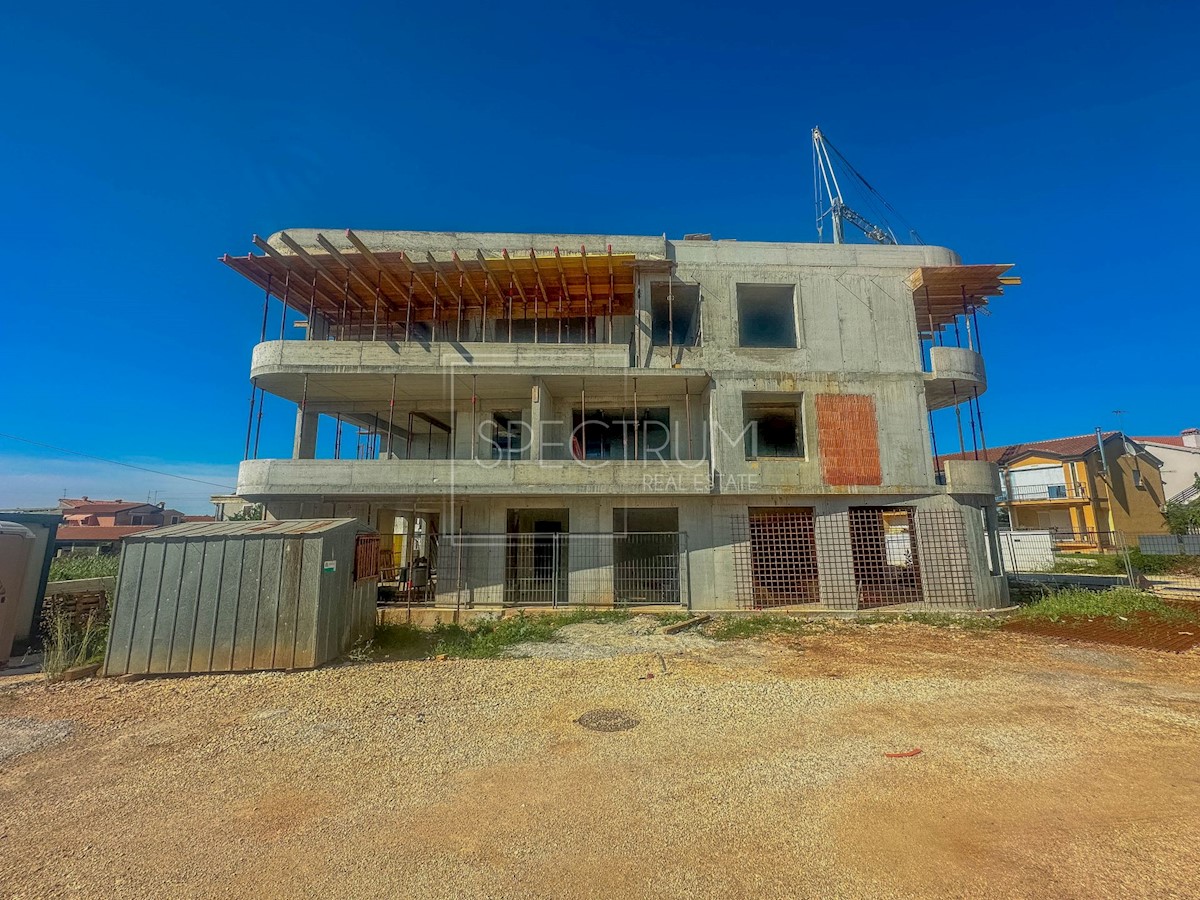 Umago, nuova costruzione, appartamento con vista mare