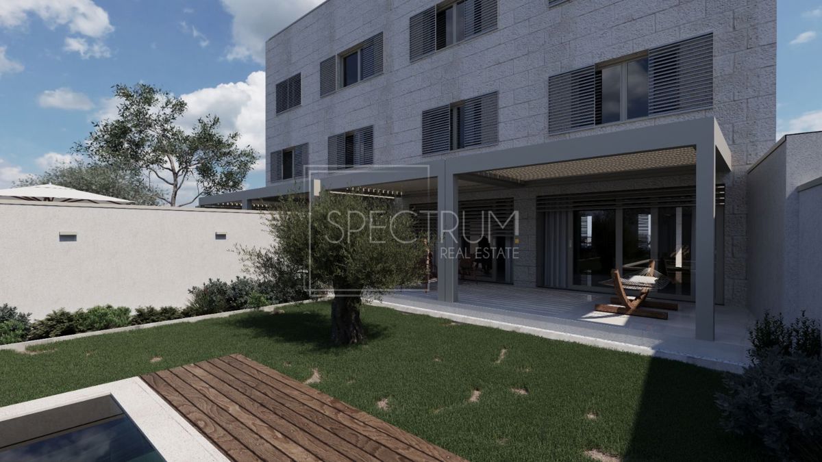 Torre, appartamento duplex con piscina