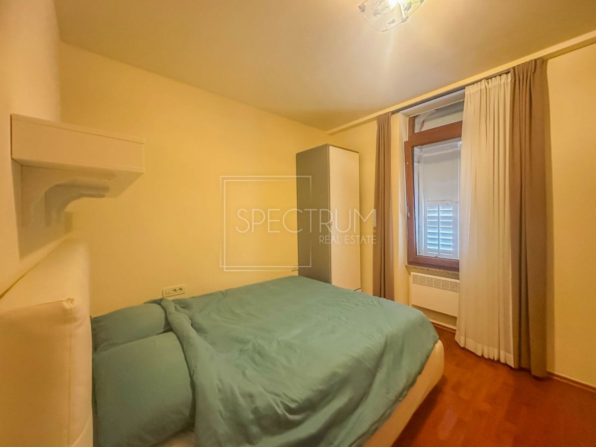 Parenzo, spazioso appartamento nel centro storico