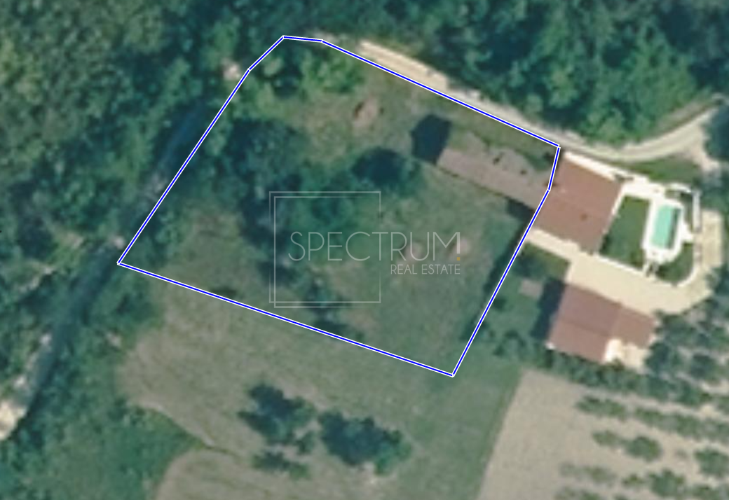 Zona di Grisignana, casa in pietra con ampio appezzamento di terreno