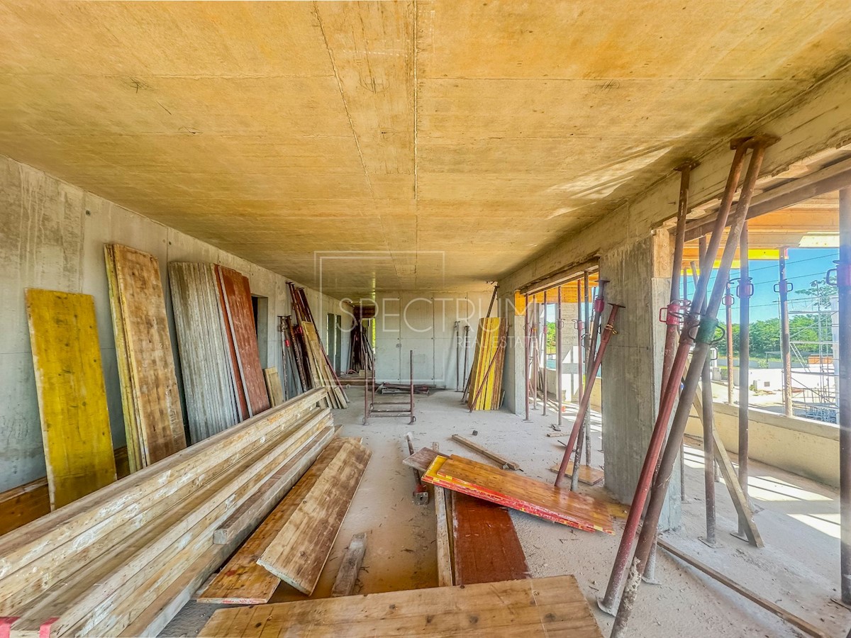 Umago, nuova costruzione, spazioso appartamento al 2° piano